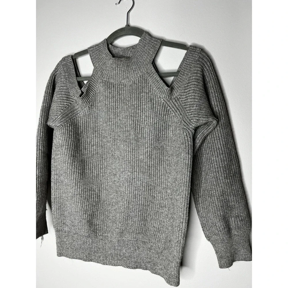 ASTR The Label Sweater Small Grey Cold Shoulder Mock Neck Ribbed Versatile Chic